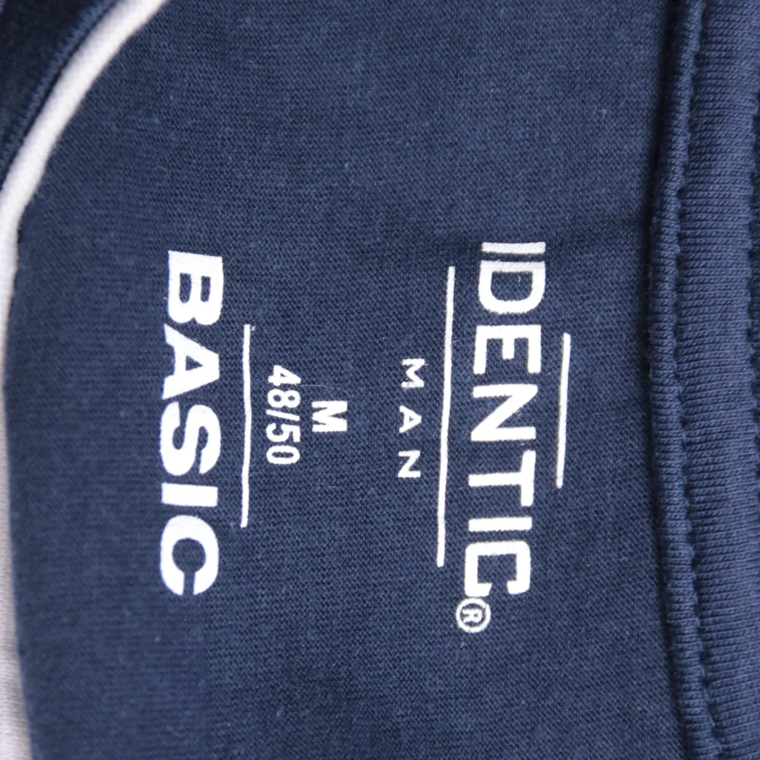 футболка Identic